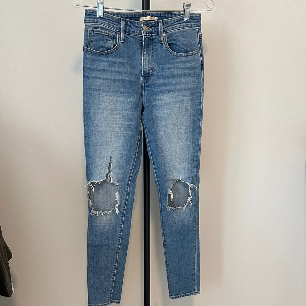 Levi's Distressed Blue Skinny Jeans